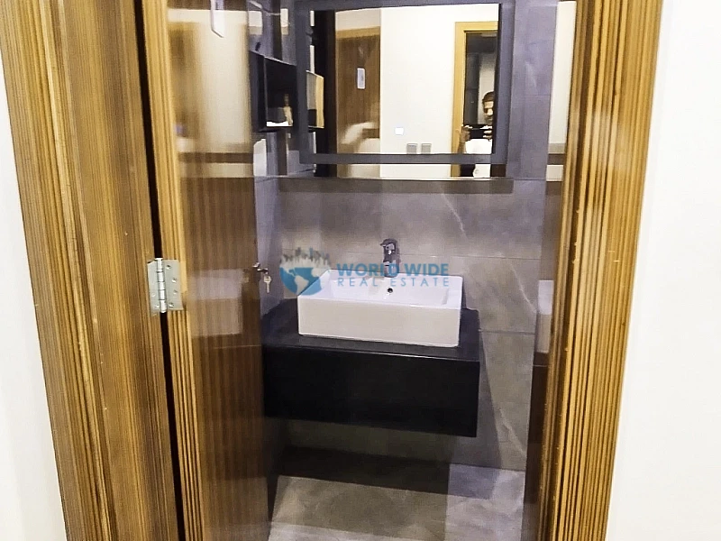  Flexible Office Space with 3 Units in Bin Mahmoud