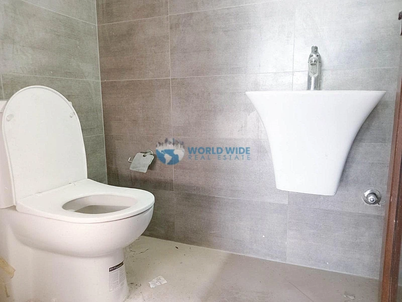 Contemporary Shop for Rent in Prime Location