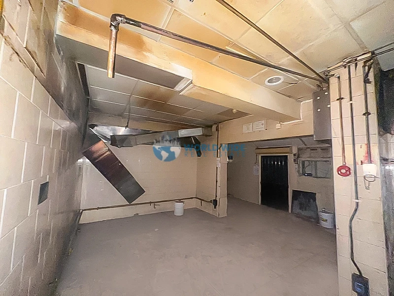 Spacious 400 sqm Shop for Rent in Al Nassr