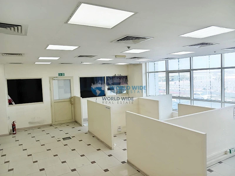 Workspace in Stylish Partitions - Umm Ghuwalina