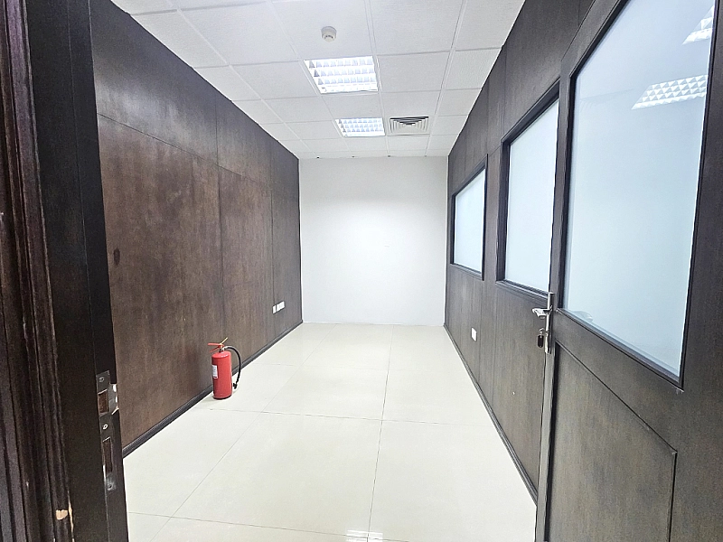  294 Sqm Semi-Fitted Office for Rent in C- ring road