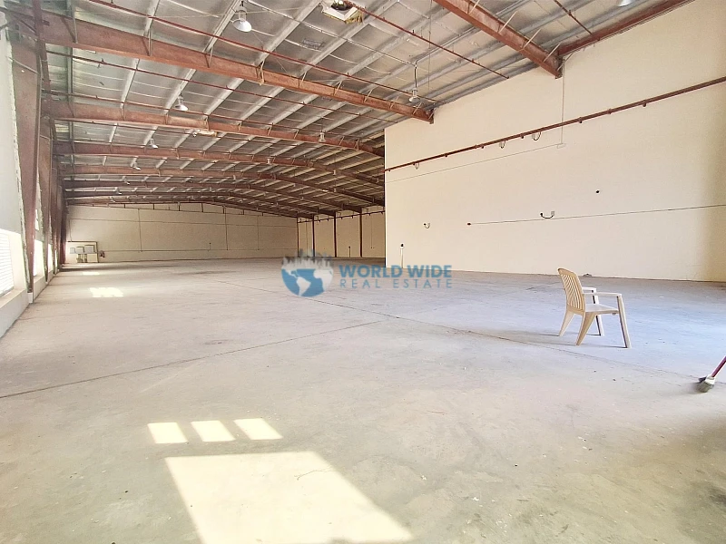 Warehouse for Rent in Birkat Al Awamer