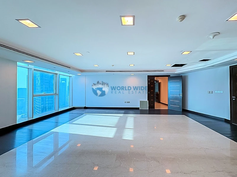 Compact & Complete: 400 SQM Quarter Floor