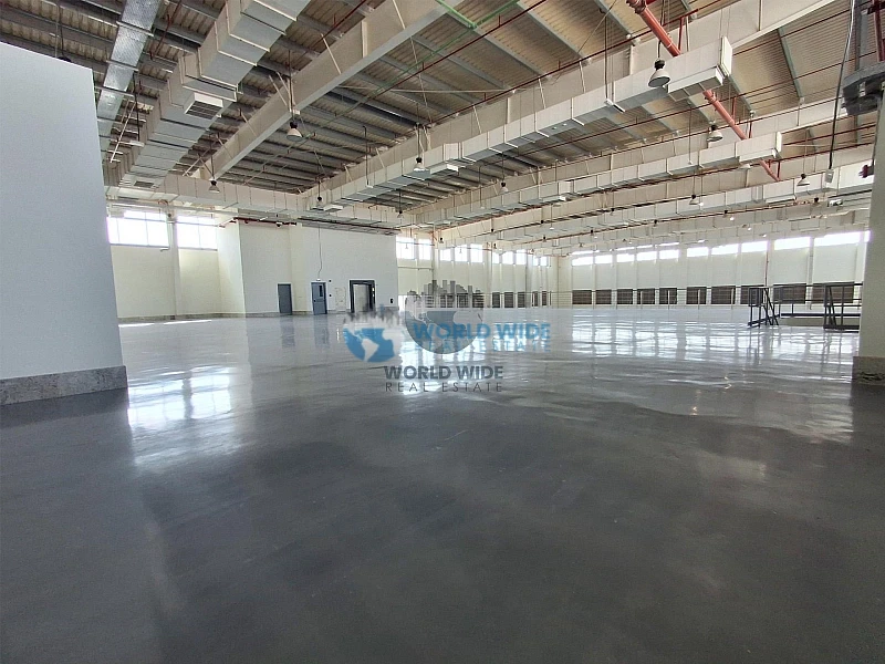 Premium Store/Warehouse with Offices, Showrooms & Accommodation for Rent in Birkat Al Awamer