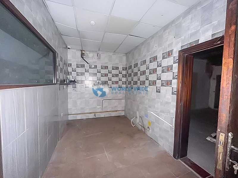 Spacious 400 sqm Shop for Rent in Al Nassr