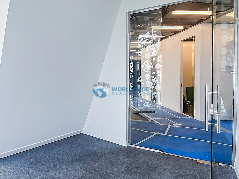 210 SQM Office Space for Business Use