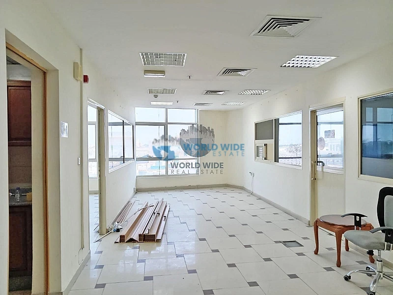 Workspace in Stylish Partitions - Umm Ghuwalina