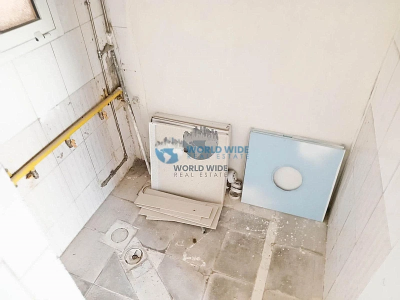 Versatile Commercial Space with Mezzanine For Rent