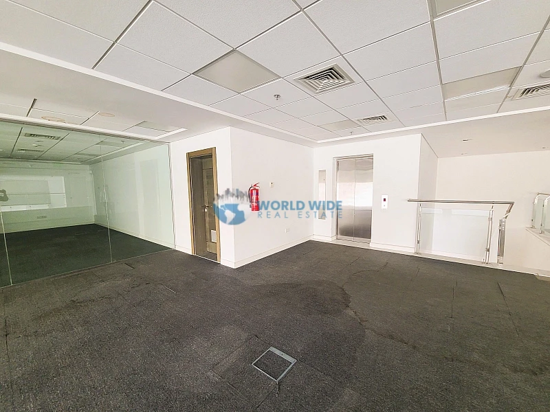 1220 SQM / G+M - Showroom - Prime Location - Lift