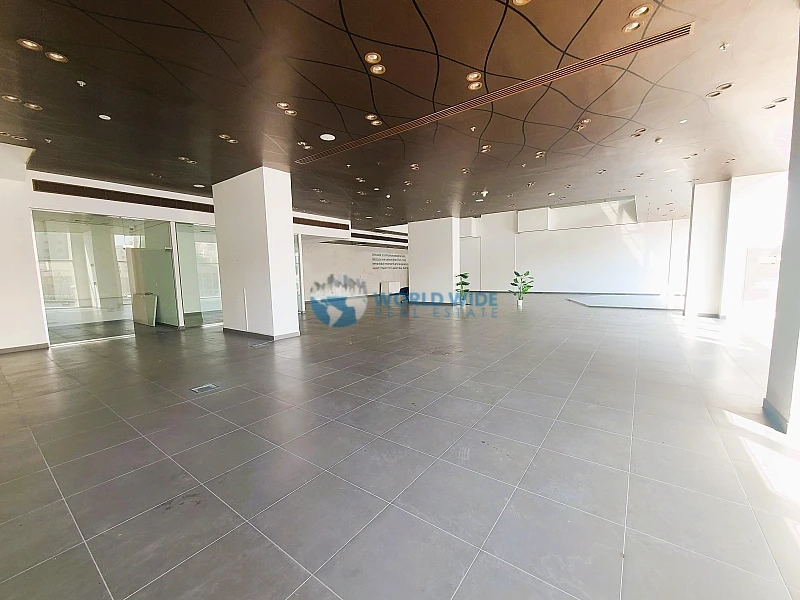1220 SQM / G+M - Showroom - Prime Location - Lift