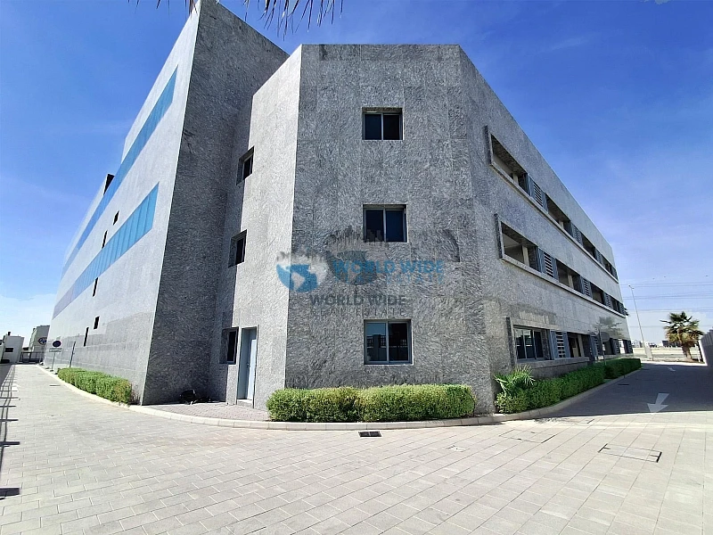Premium Store/Warehouse with Offices, Showrooms & Accommodation for Rent in Birkat Al Awamer