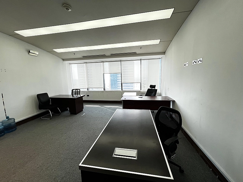  Fitted Office for Rent in West Bay