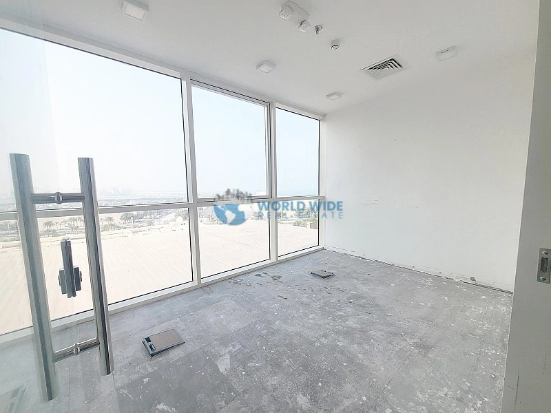 Office With Glass Partition - Lusail Marina