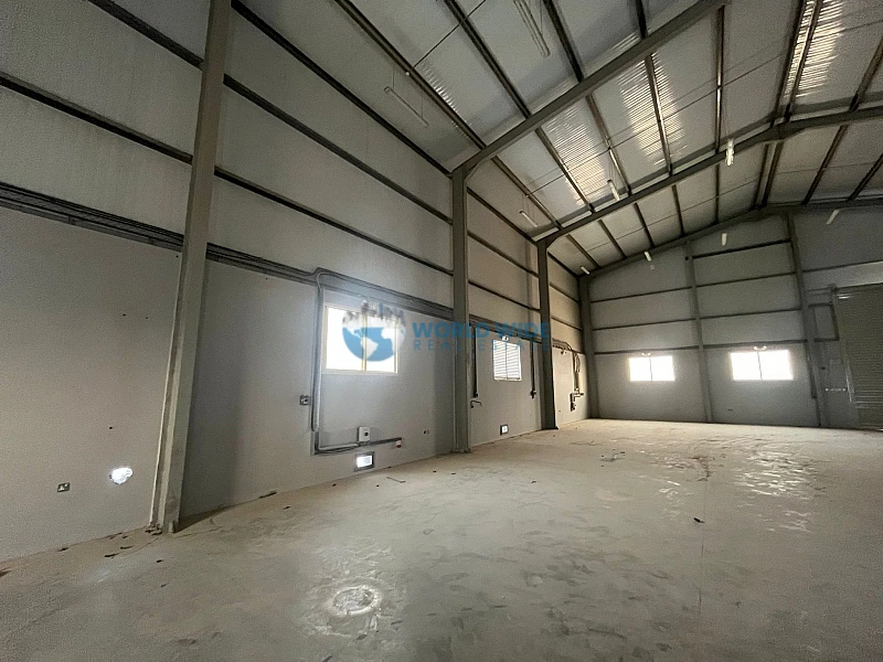 Spacious 1000 SQM Warehouse Available in Birkat al Awamer