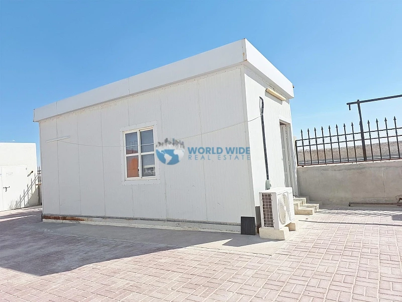 Store/Warehouse for Rent in Birkat Al Awamer