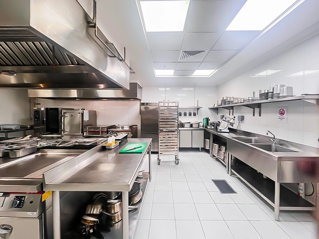 650 SQM Commercial Central Kitchen for Rent in Bin Mahmoud