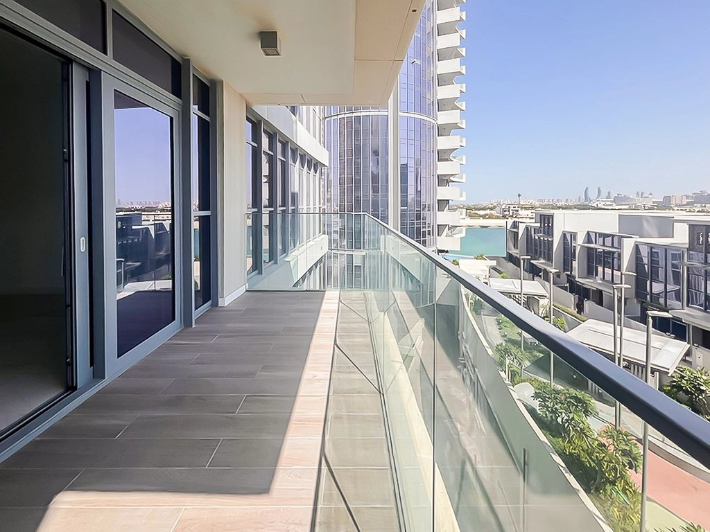 Stunning Sea View 2BR + Maid’s Room | Lusail
