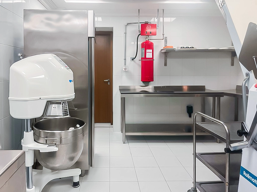 650 SQM Commercial Central Kitchen for Rent in Bin Mahmoud
