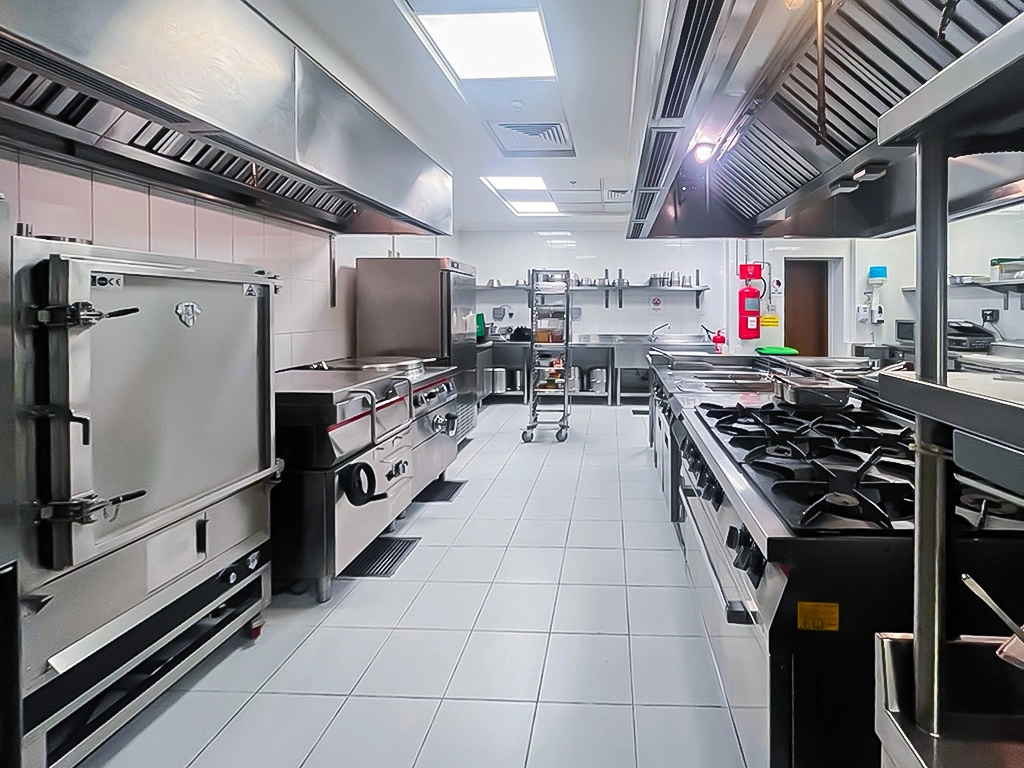 650 SQM Commercial Central Kitchen for Rent in Bin Mahmoud