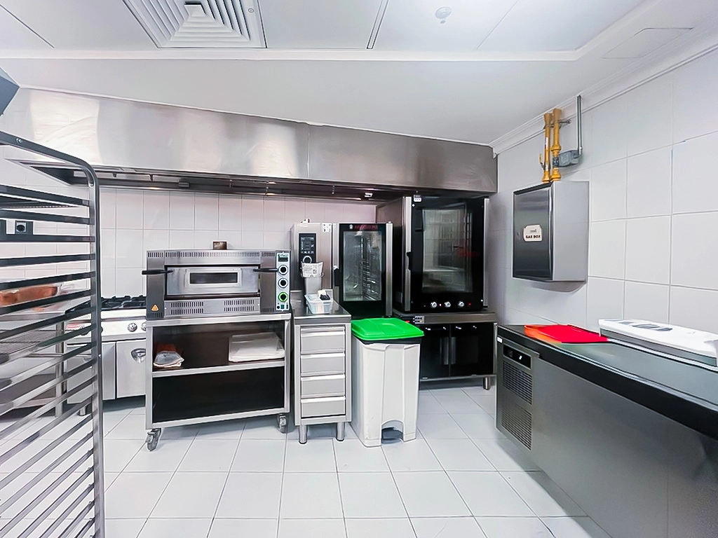 650 SQM Commercial Central Kitchen for Rent in Bin Mahmoud