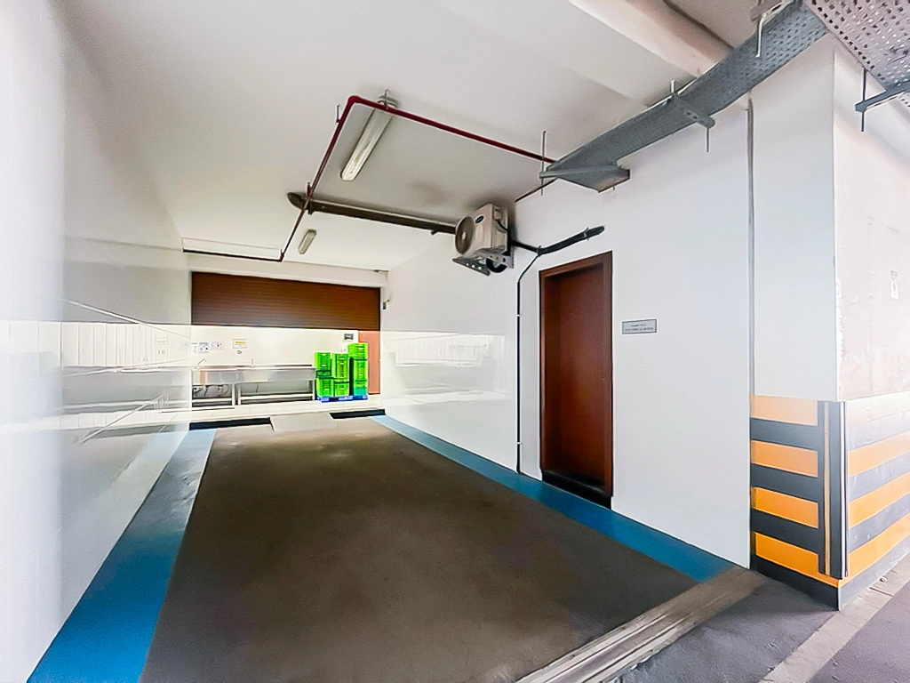 650 SQM Commercial Central Kitchen for Rent in Bin Mahmoud