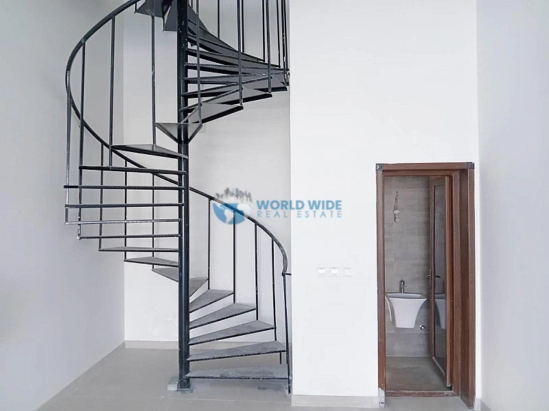 Contemporary Shop for Rent in Prime Location