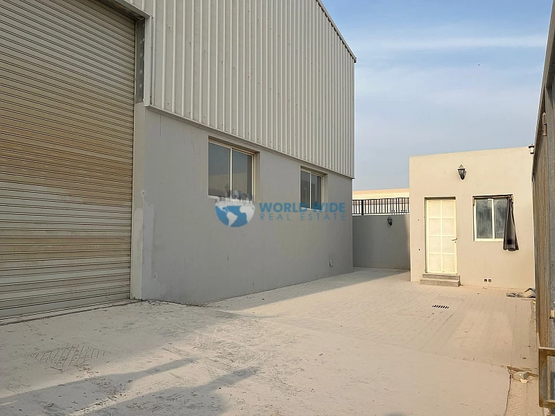 Spacious 1000 SQM Warehouse Available in Birkat al Awamer