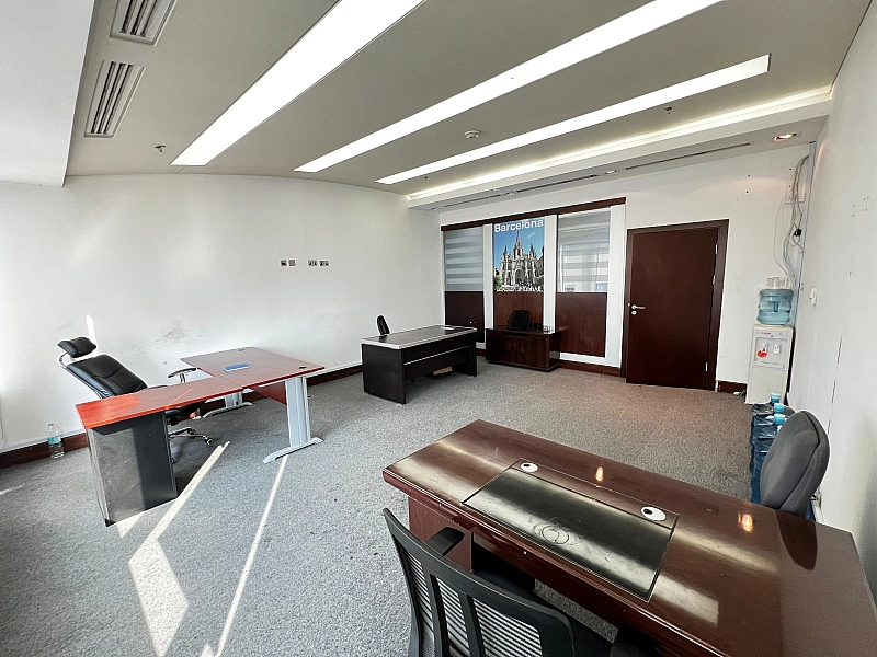  Fitted Office for Rent in West Bay