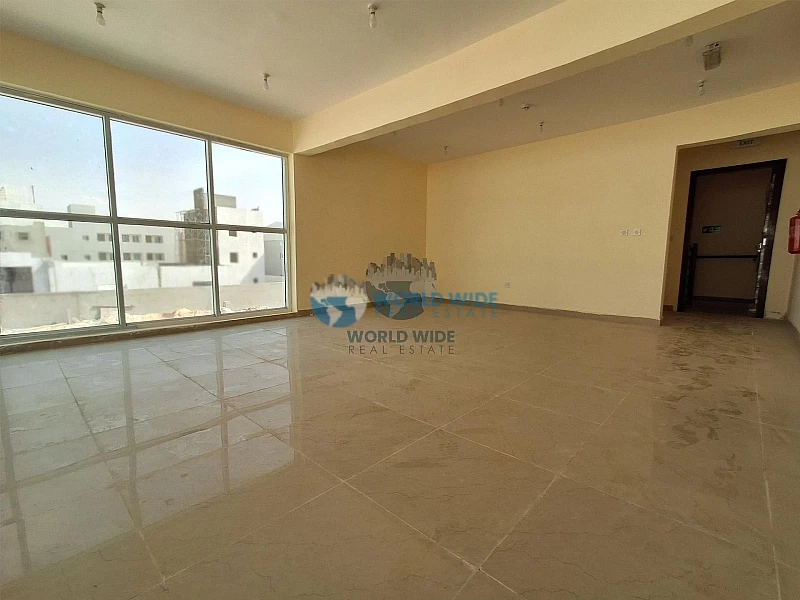 Automobile Workshop for Rent in Birkat Al Awamer