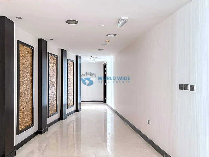 Compact & Complete: 400 SQM Quarter Floor