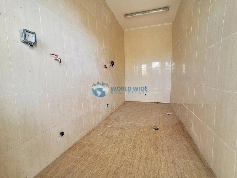 Warehouse for Rent in Birkat Al Awamer