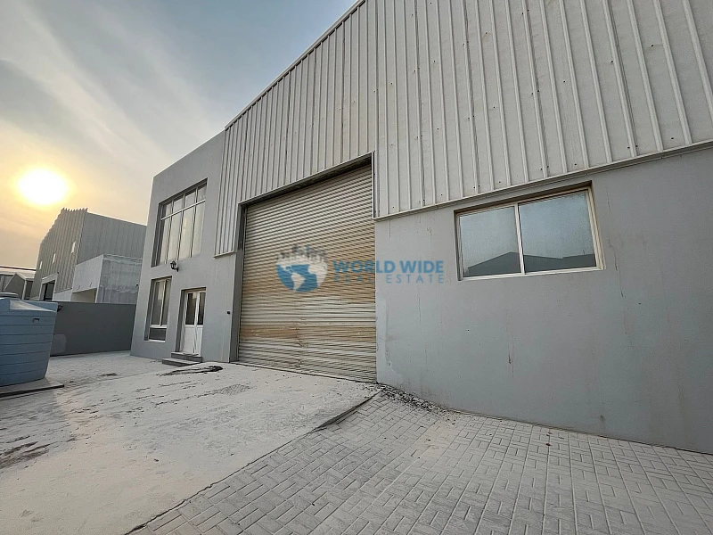 Spacious 1000 SQM Warehouse Available in Birkat al Awamer