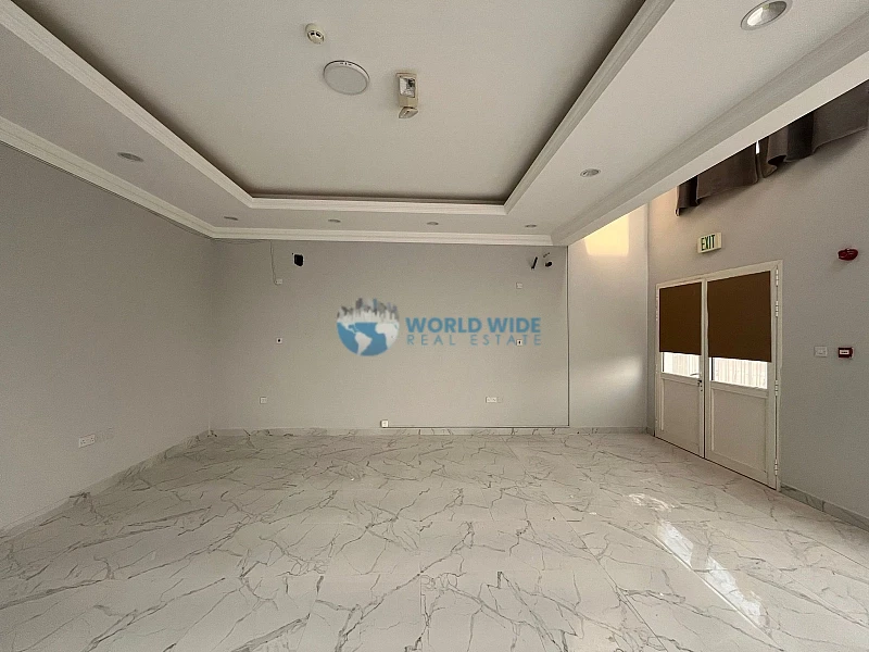 Spacious 1000 SQM Warehouse Available in Birkat al Awamer