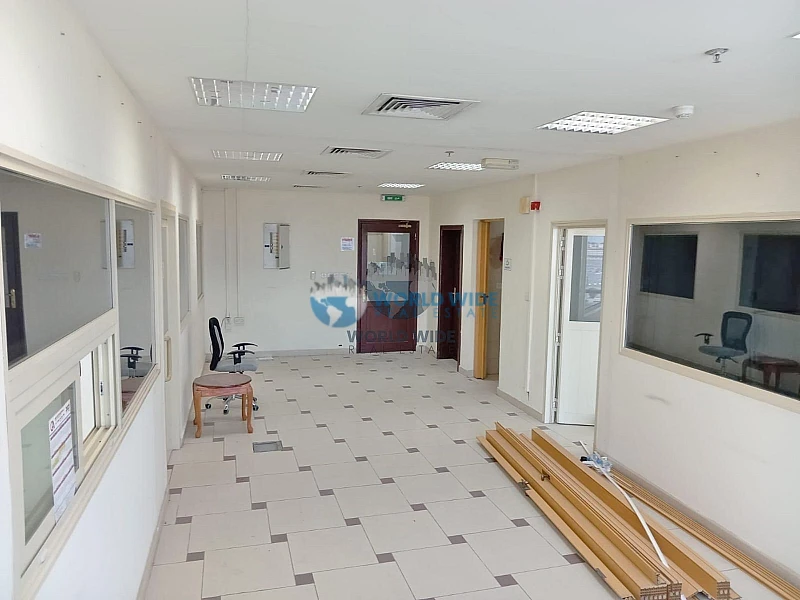 Workspace in Stylish Partitions - Umm Ghuwalina