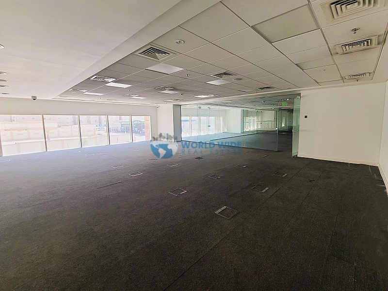 1220 SQM / G+M - Showroom - Prime Location - Lift