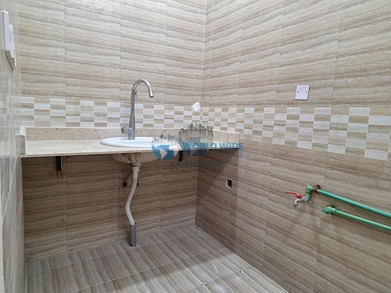 Brand New Warehouse with 4 Offices for Rent in Industrial Area, Doha